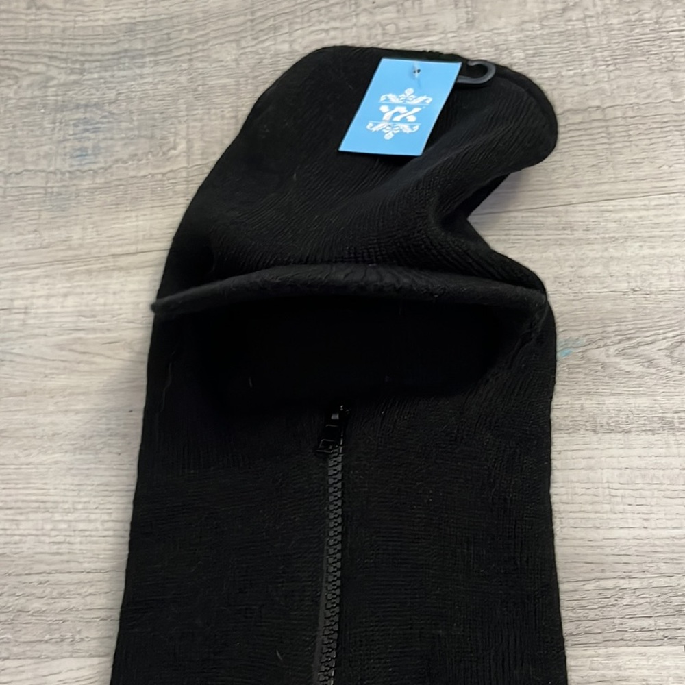 YX Balaclava Hat with Rim - Picture 2 of 2